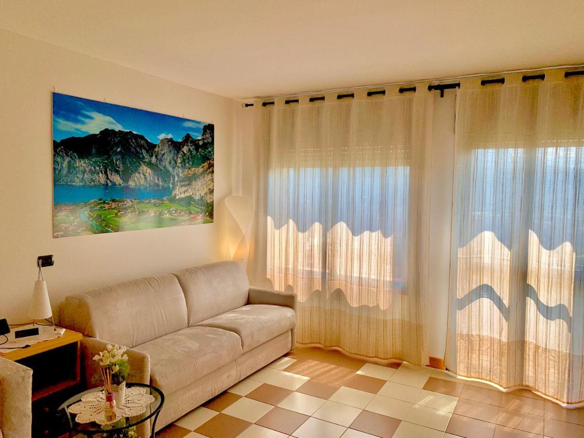 Ferienwohnung Sky&Pool Dom Riva del Garda Exterior foto