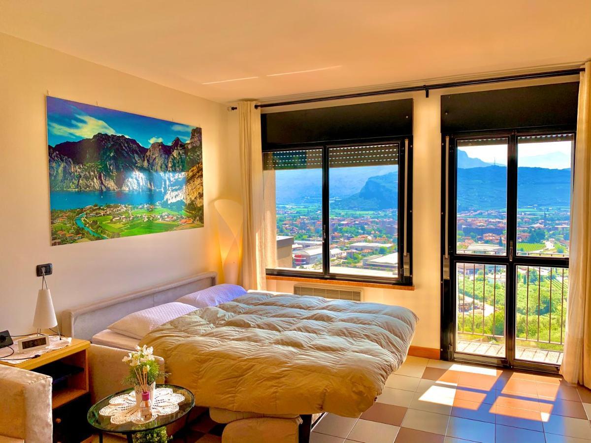 Ferienwohnung Sky&Pool Dom Riva del Garda Exterior foto
