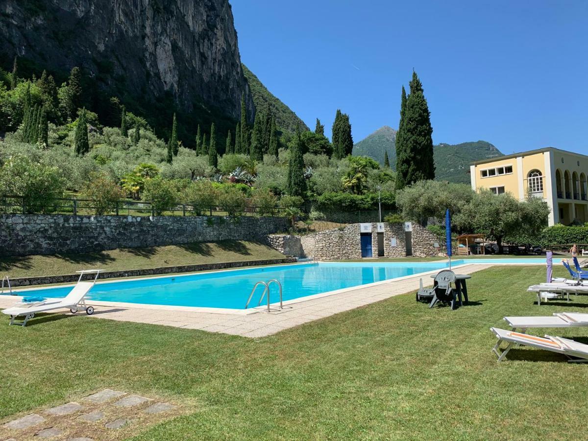 Ferienwohnung Sky&Pool Dom Riva del Garda Exterior foto